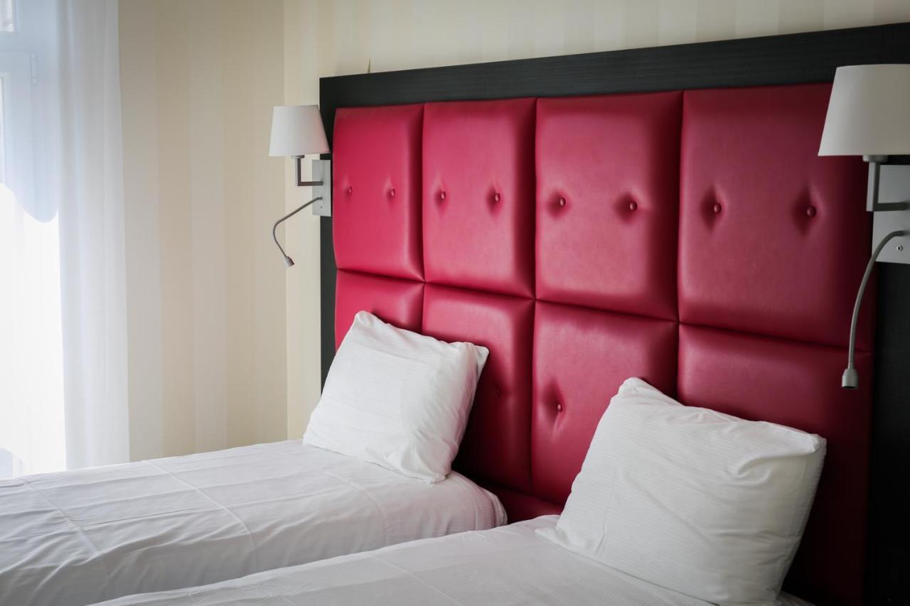 Logis Hotel Saint Guirec Et De La Plage 펄로스가이렉 외부 사진